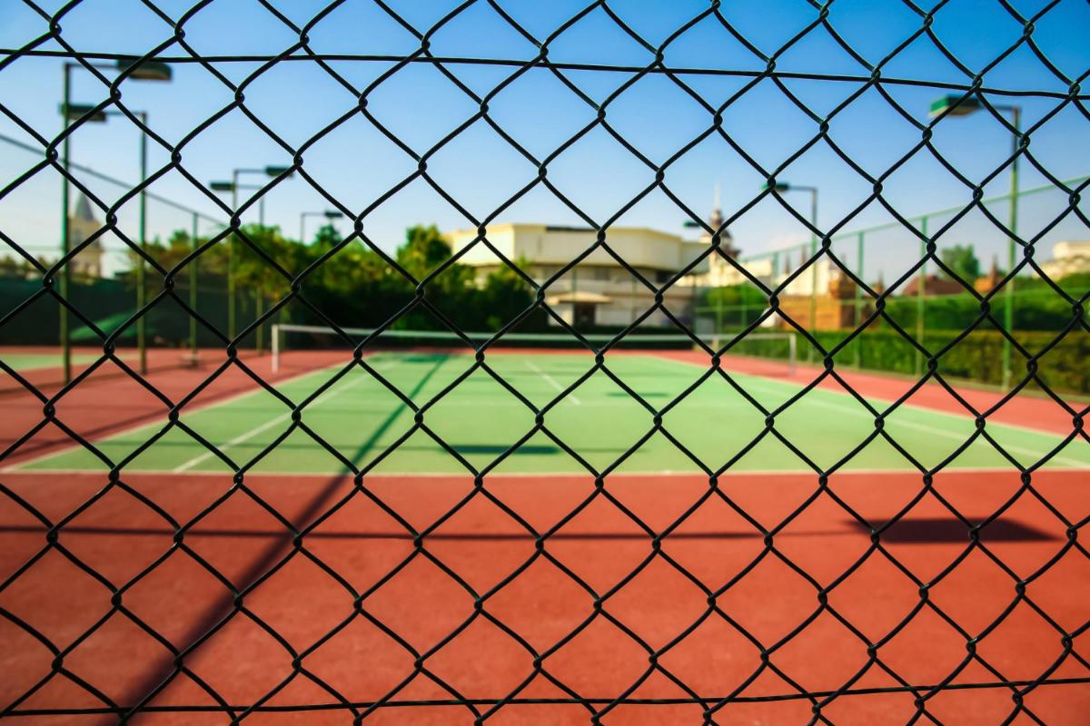 Why You Need a Chain Link Fence around Your Business Property