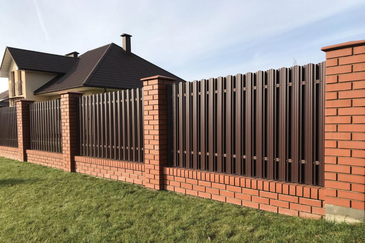 3 Common Types of Fencing Materials
