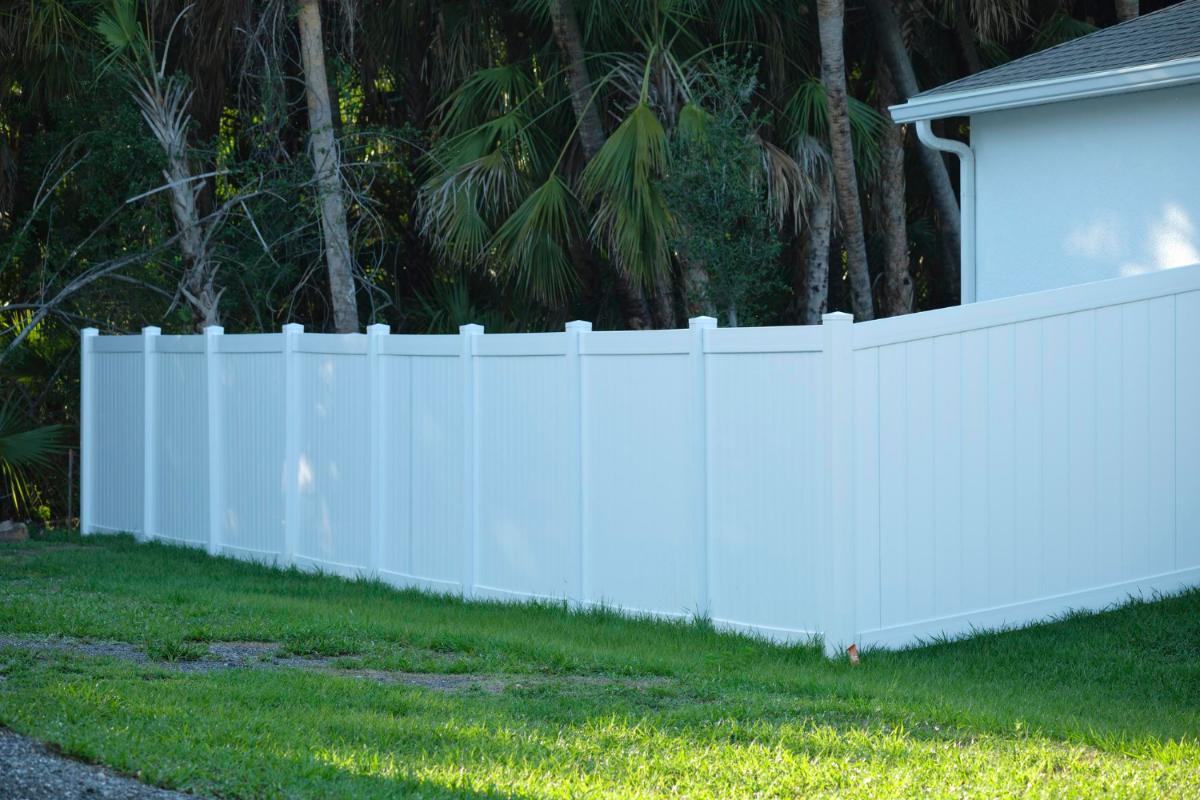 Popular Types of Fencing for Your Florida Property