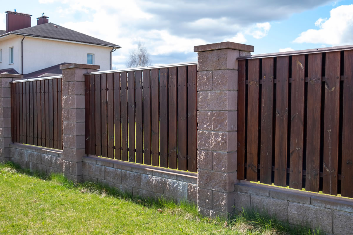Five Reasons for Installing a Fence