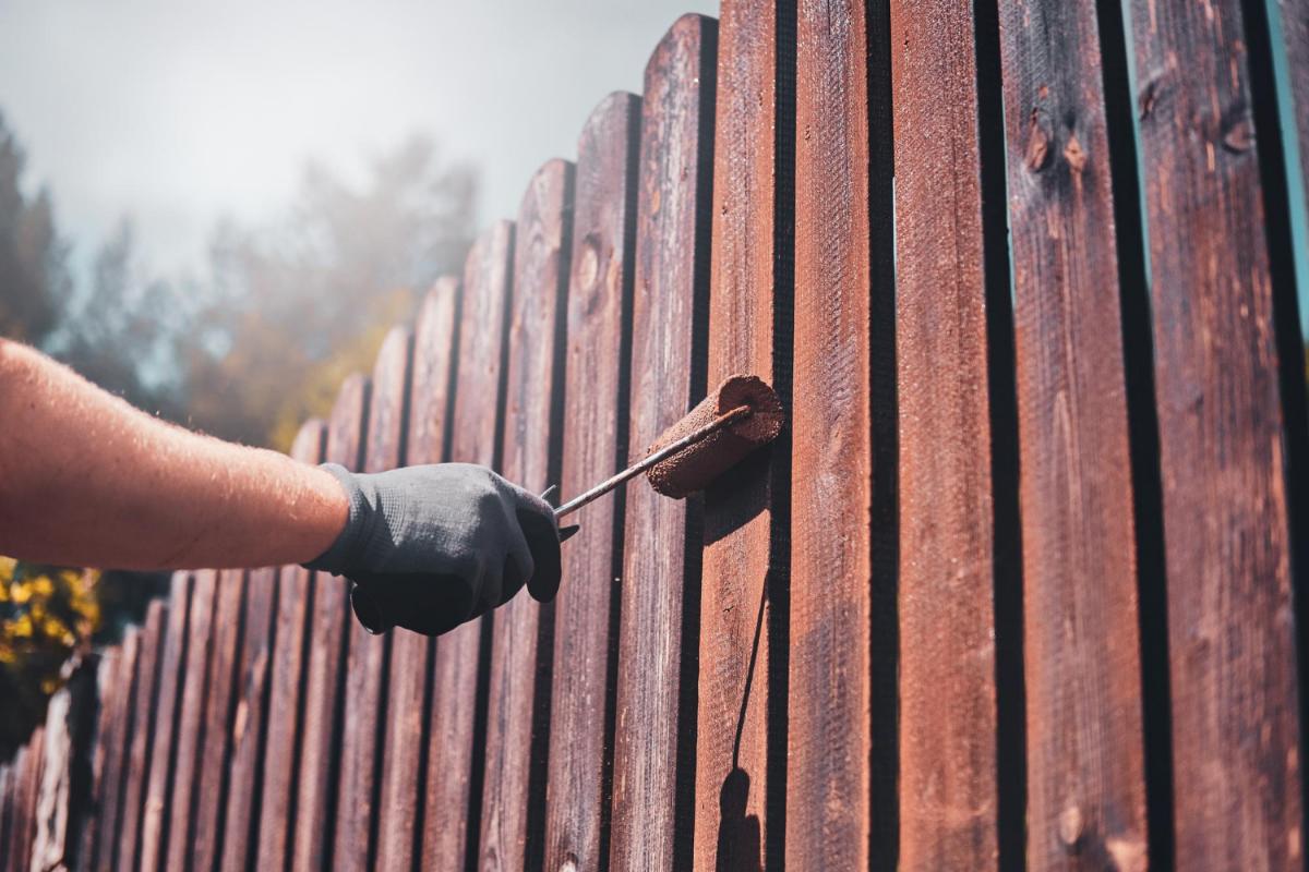 Common Fence Maintenance