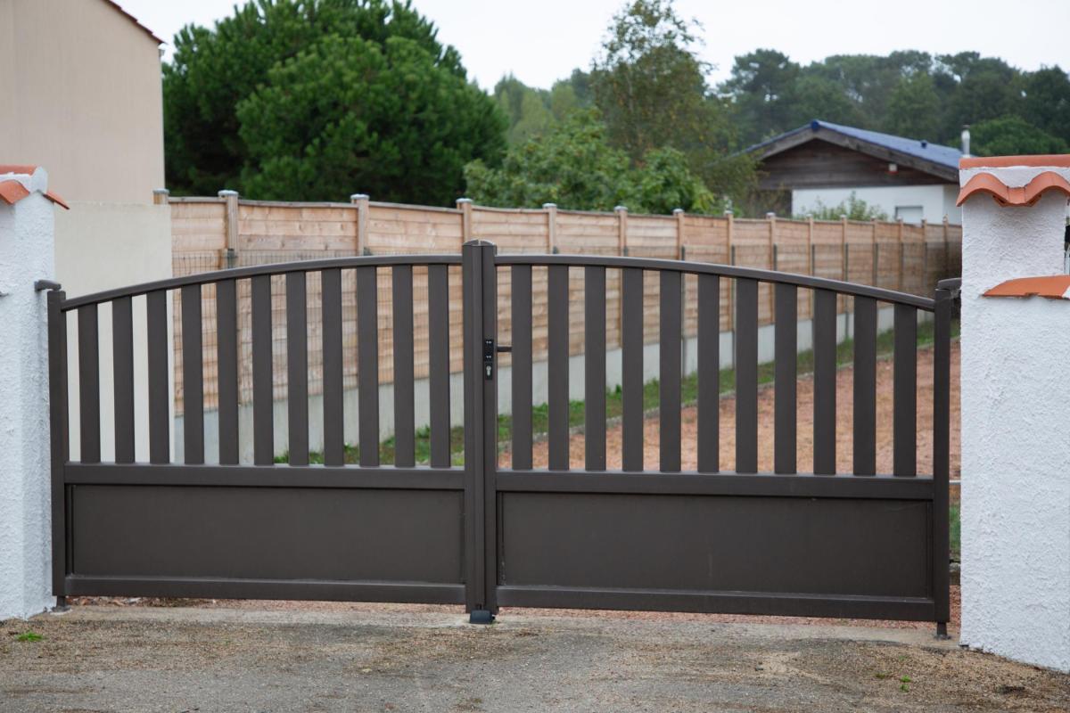 Aluminum Fences: A Premier Choice From Fence Contractors in Sanford