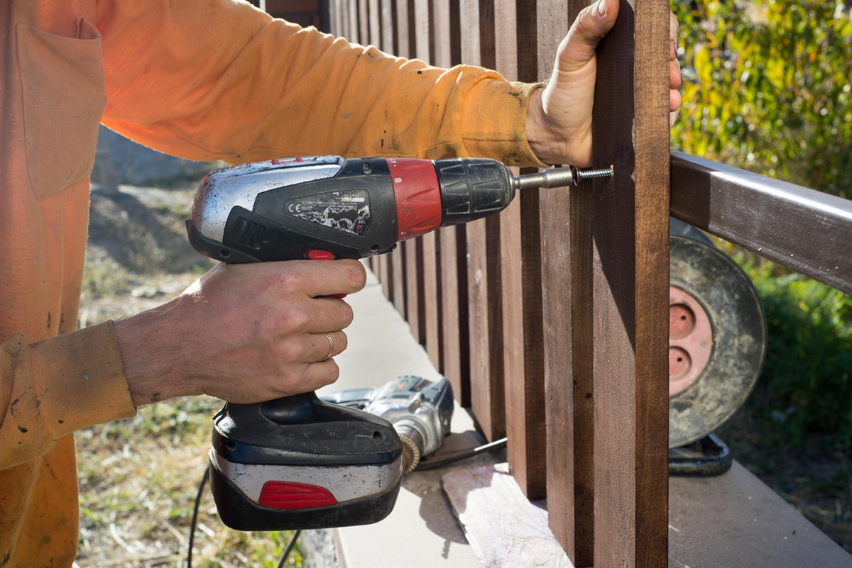 The Pros and Cons of DIY vs. Professional Fence Installation