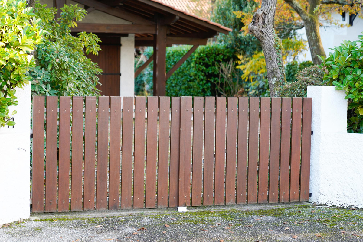 Affordable and Chic Fence Designs for Your Home