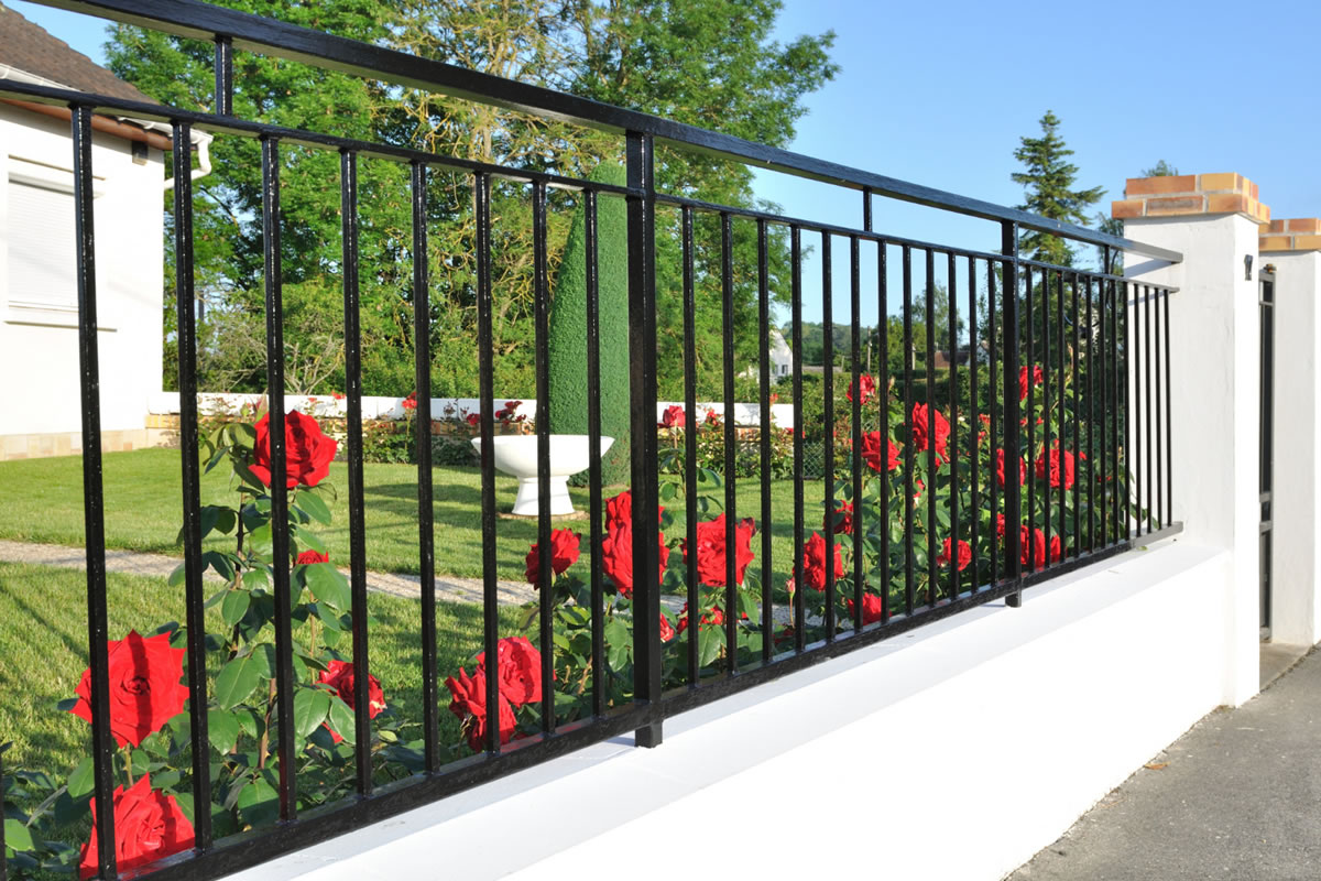 Advantages and Disadvantages of Ornamental Steel Fences