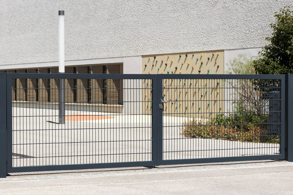 The Importance of Regular Maintenance for Your Aluminum Fence