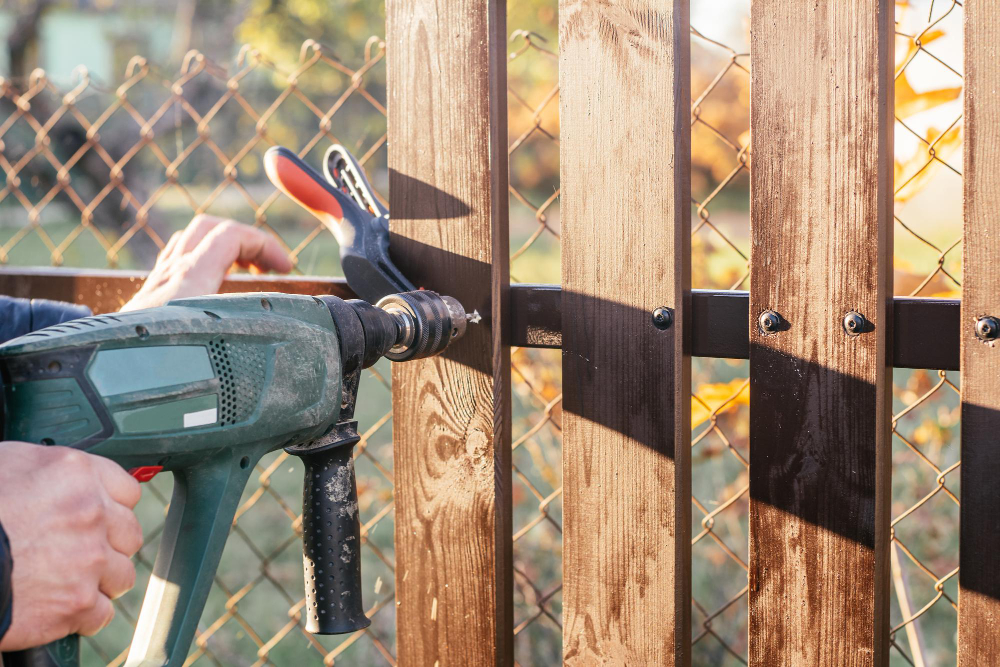 Save Money by Choosing the Right Fence