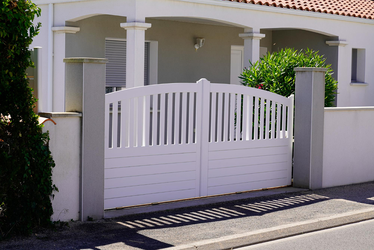 Choosing a Fence With a Sense of Style