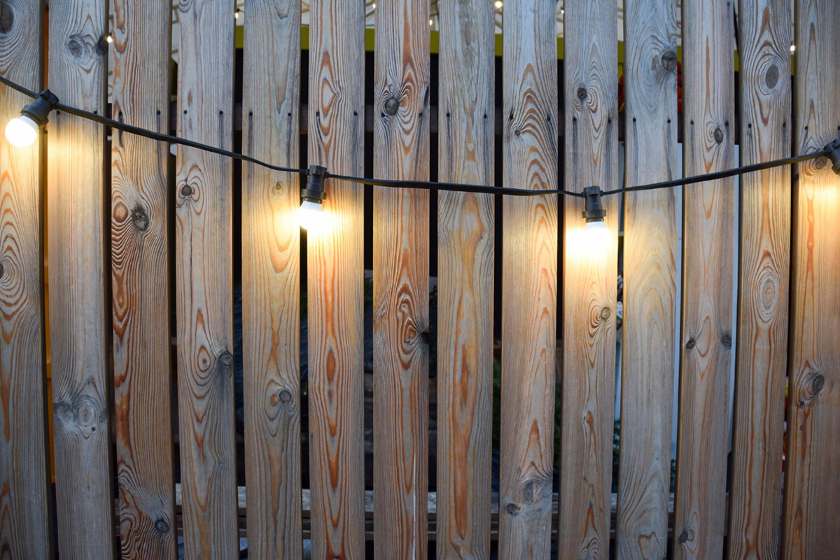 Brighten Up Your Outdoor Space with these Fence Lighting Ideas