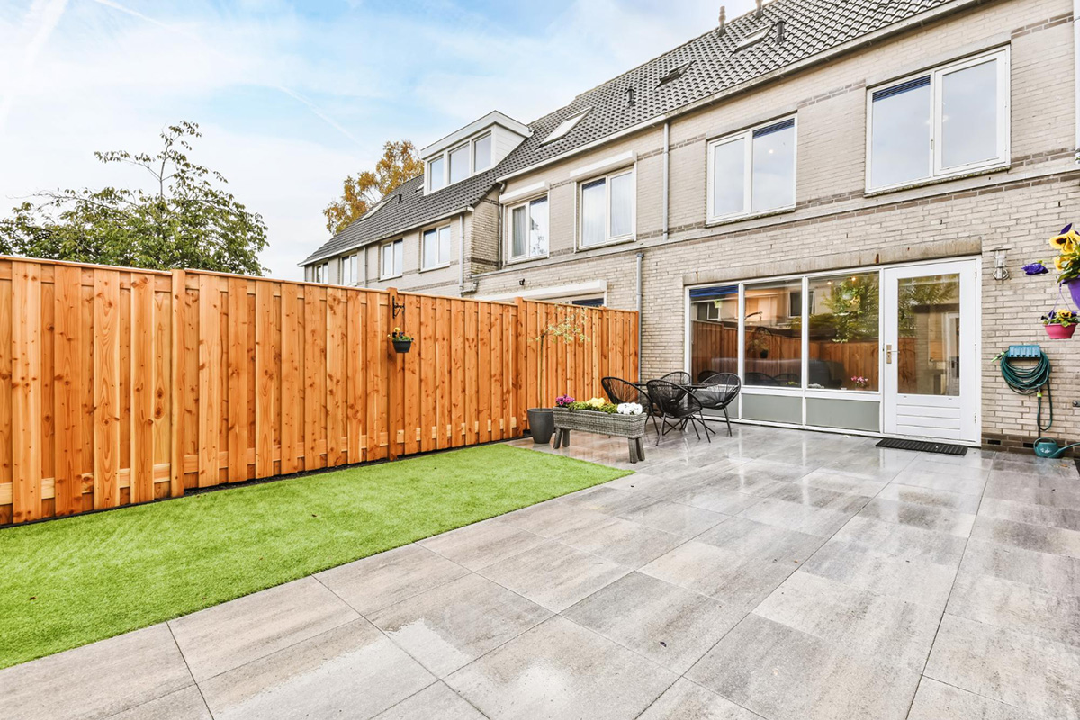 Transform Your Home with the Right Fence