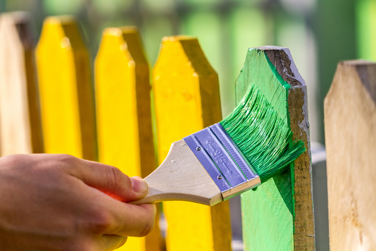 Picking the Best Color Fence to Match Your Exterior