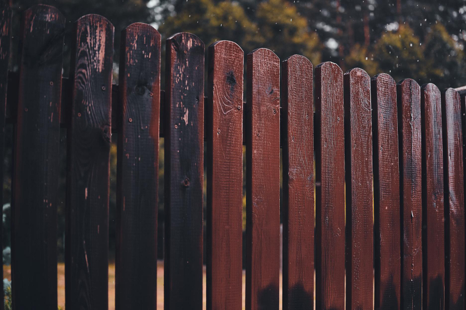A Guide to DIY Fencing: How to Build a Fence on Your Own