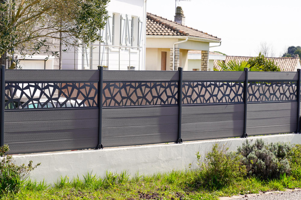The Beauty of Modern Fence Styles