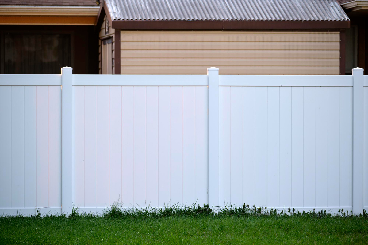 The Benefits of Cleaning Vinyl Fencing