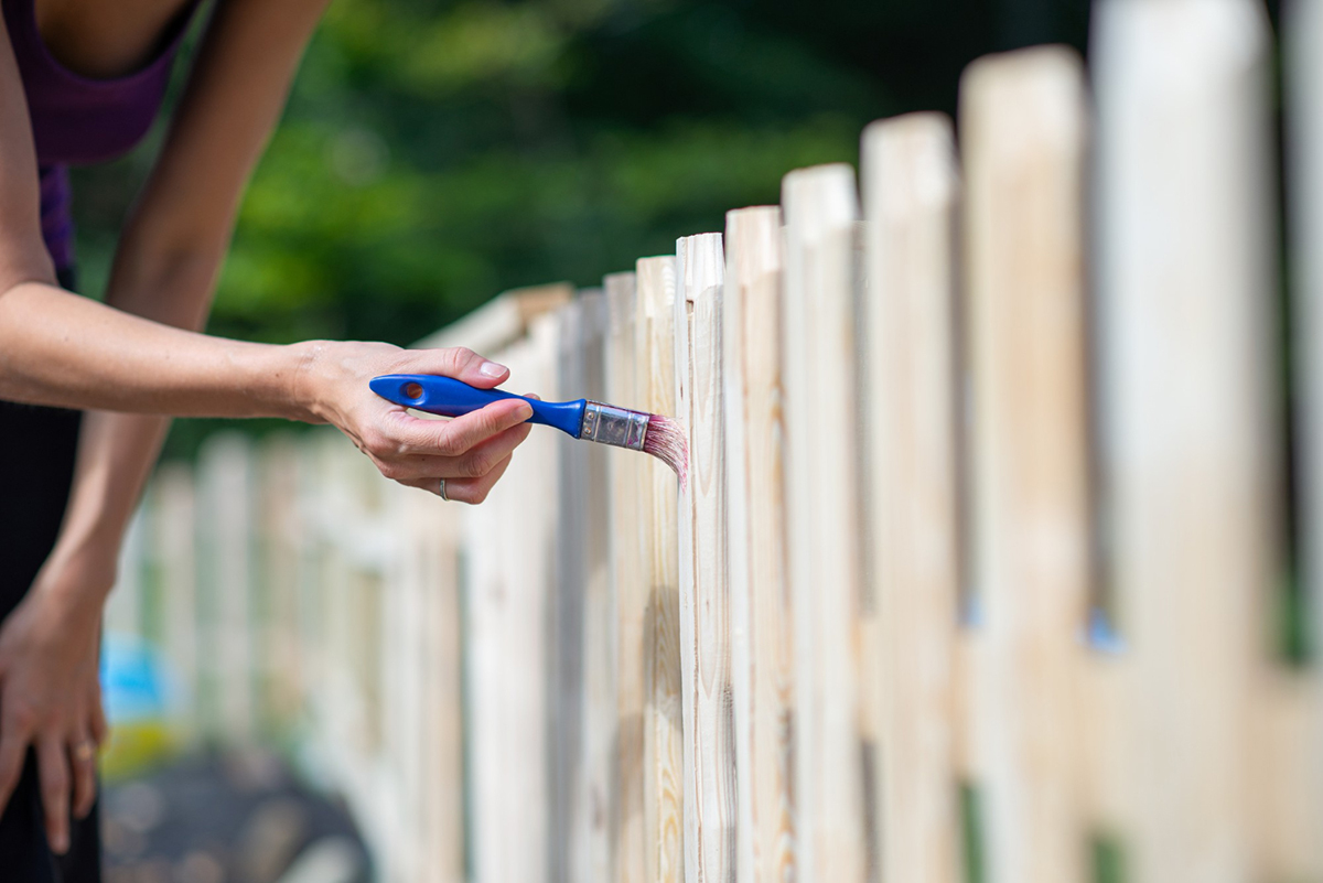 Choosing The Right Fence Paint Color Ideas For Your Home
