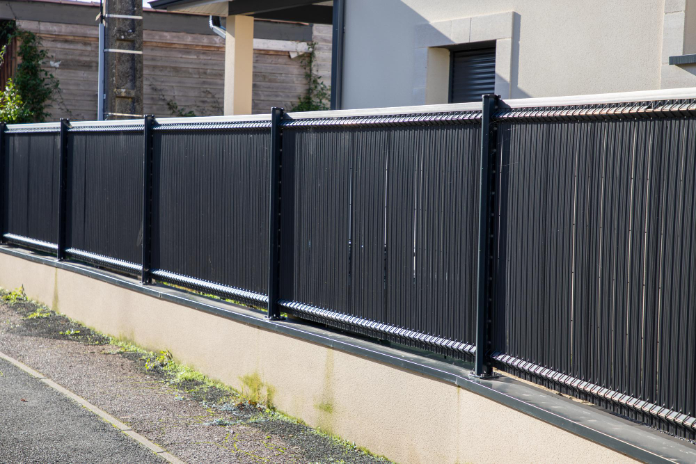 Selecting the Perfect Commercial Aluminum Fence