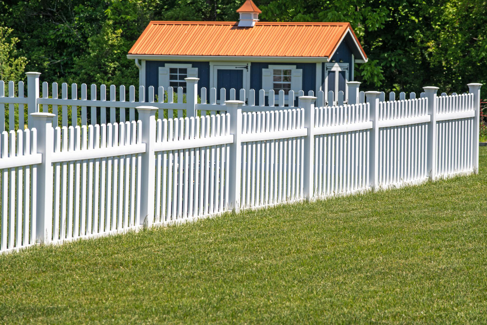 Transform Your Front Yard with These Charming Fencing Ideas