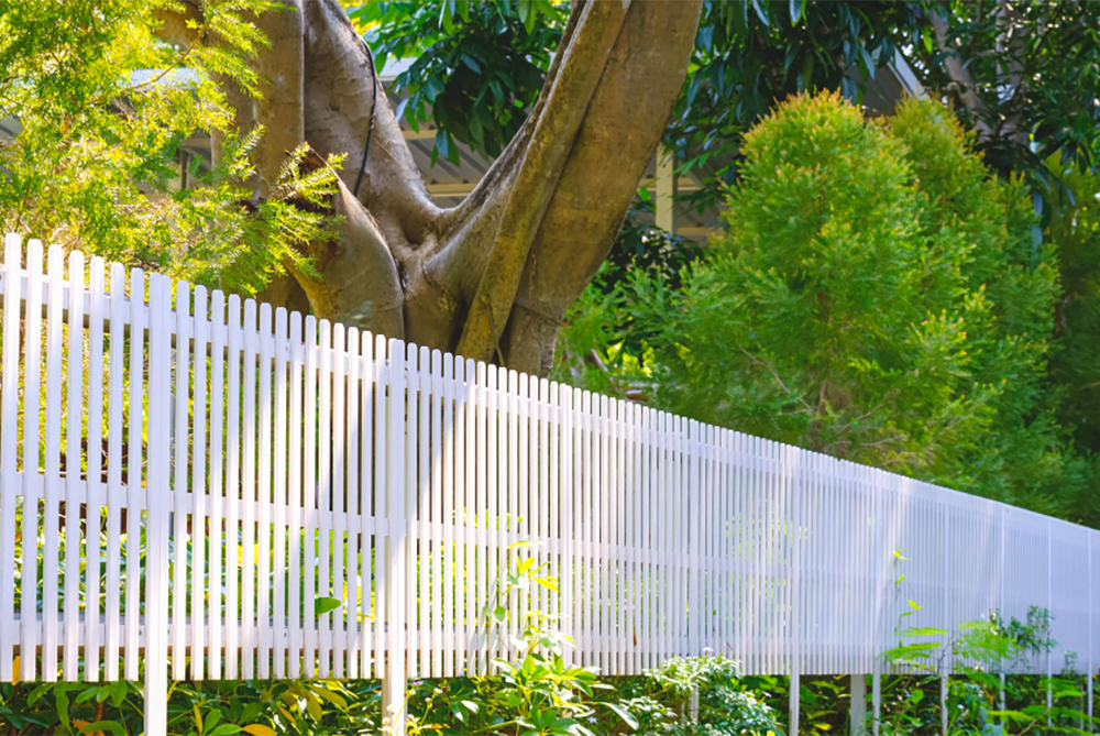 Creative Ways to Personalize Your Fence and Boost Curb Appeal