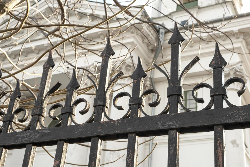 Key Features of a Wrought Iron Fence