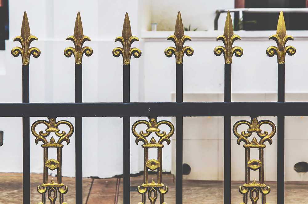 Design Tips to Elevate Your Ornamental Iron Fence