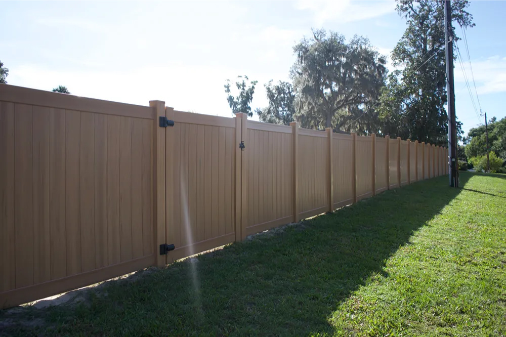 Wood vs Vinyl vs Aluminum Fencing in Florida