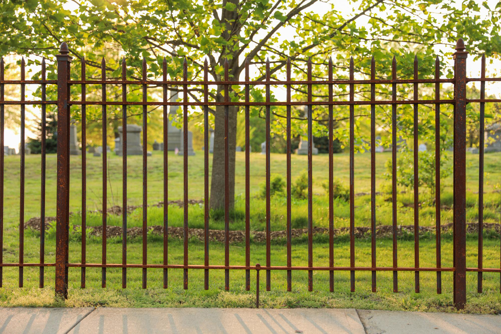 Inexpensive Fencing Ideas for Ormond Beach, Florida Homeowners
